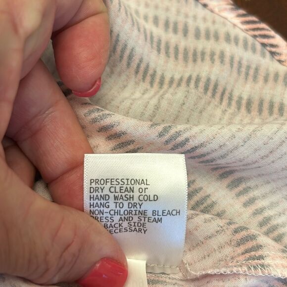 Rose & Thyme pink white patterned cap sleeve blouse Size M New - Picture 11 of 11